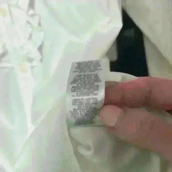 Micheal Micheal Kors Sz 8 Ivory Cream Ruffled Stretch Button Up item# 8J - Picture 5 of 5